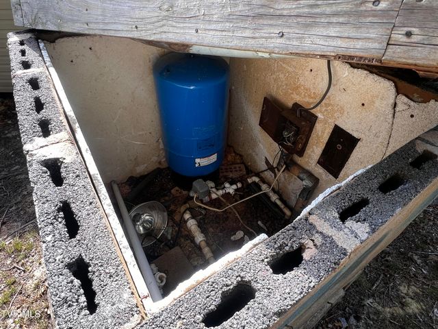 1393 Caney Valley Loop, Surgoinsville, TN 37873