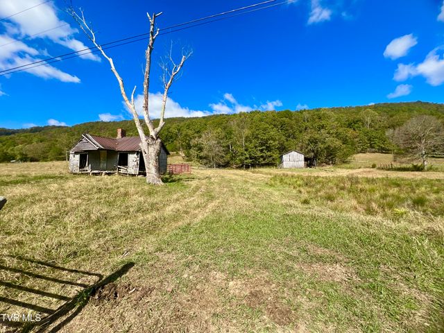 1393 Caney Valley Loop, Surgoinsville, TN 37873