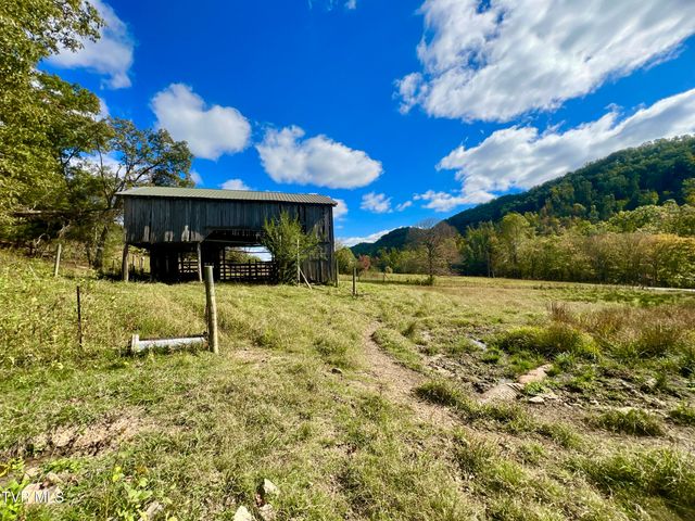 1393 Caney Valley Loop, Surgoinsville, TN 37873