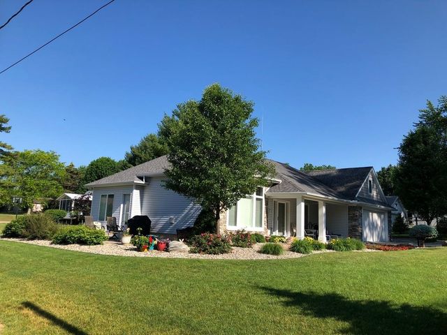 195 Lane 585 Lake James, Fremont, IN 46737