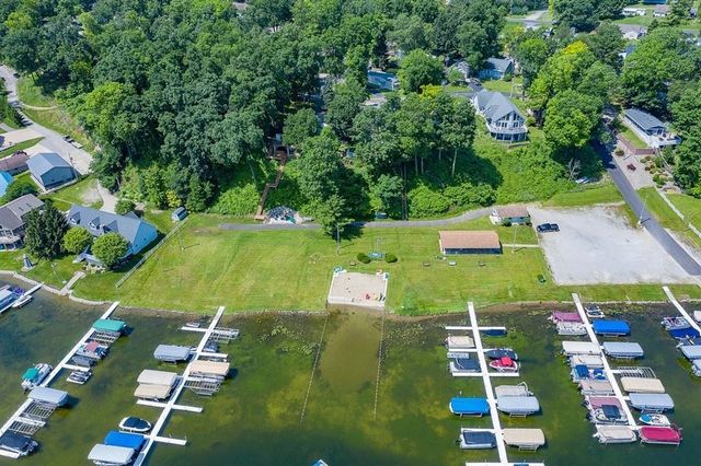 195 Lane 585 Lake James, Fremont, IN 46737