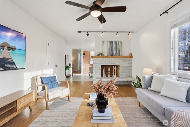 9002 34th Avenue SW, Seattle, WA 98126