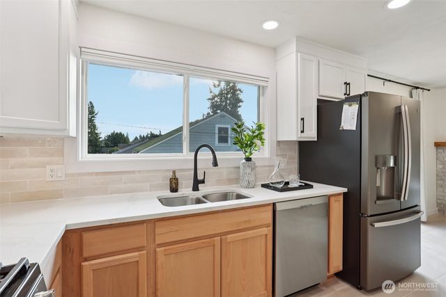 9002 34th Avenue SW, Seattle, WA 98126