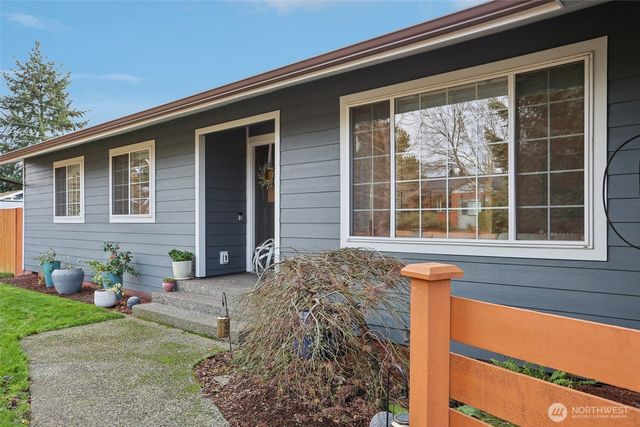 9002 34th Avenue SW, Seattle, WA 98126