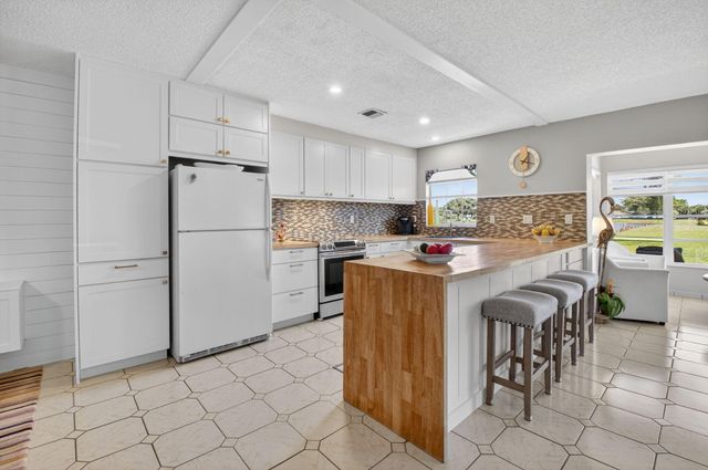 14519 Canalview Drive B, Delray Beach, FL 33484