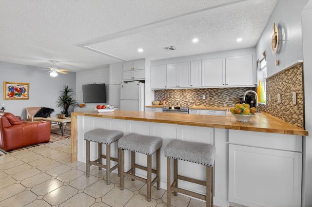 14519 Canalview Drive B, Delray Beach, FL 33484