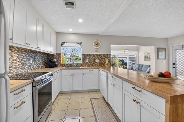 14519 Canalview Drive B, Delray Beach, FL 33484