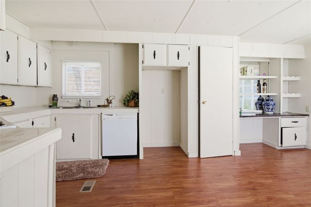 1329 Fox Hollow Court, Pelican Bay, TX 76020
