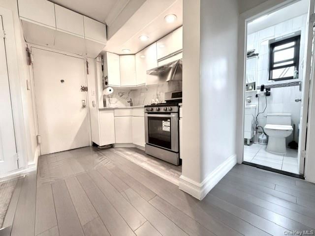 73-23 210th Street 6C, Bayside, NY 11364