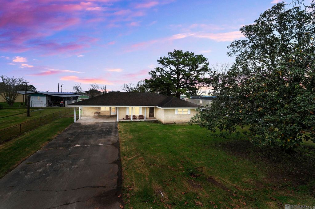 25525 Summer St, Plaquemine, LA 70764