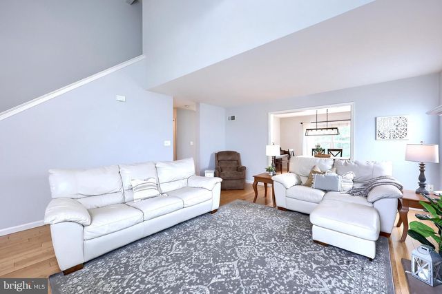 102 BLOOMFIELD DR, Ephrata, PA 17522