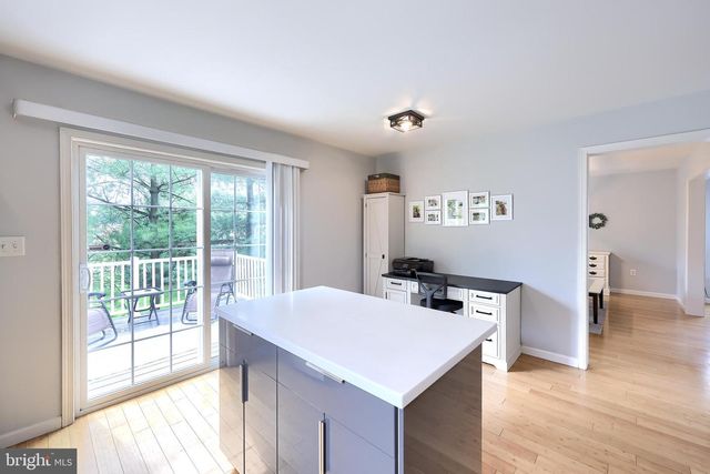 102 BLOOMFIELD DR, Ephrata, PA 17522