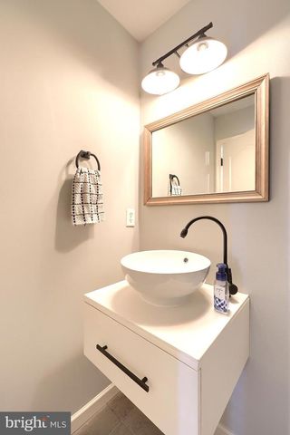 102 BLOOMFIELD DR, Ephrata, PA 17522
