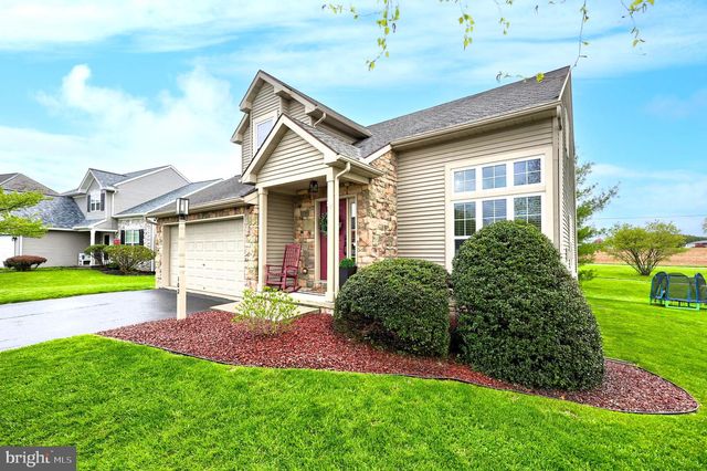 102 BLOOMFIELD DR, Ephrata, PA 17522