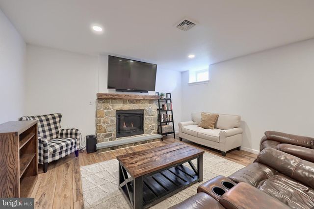 102 BLOOMFIELD DR, Ephrata, PA 17522