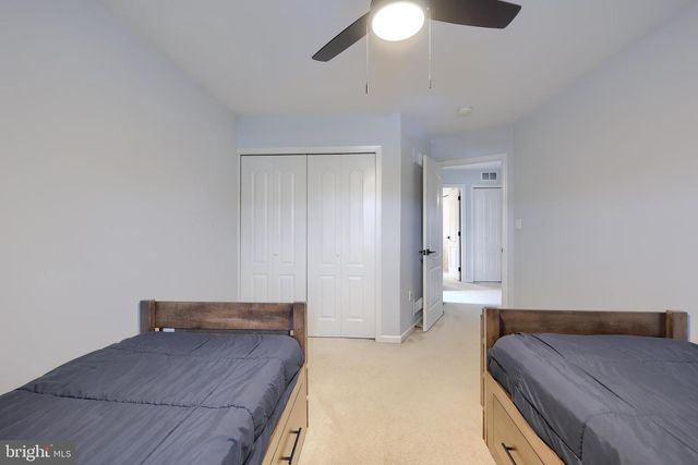 102 BLOOMFIELD DR, Ephrata, PA 17522