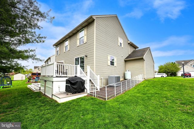 102 BLOOMFIELD DR, Ephrata, PA 17522