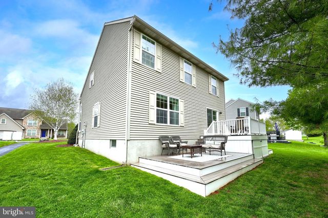 102 BLOOMFIELD DR, Ephrata, PA 17522