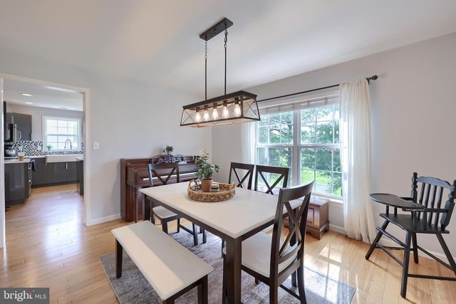 102 BLOOMFIELD DR, Ephrata, PA 17522