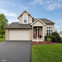 102 BLOOMFIELD DR, Ephrata, PA 17522