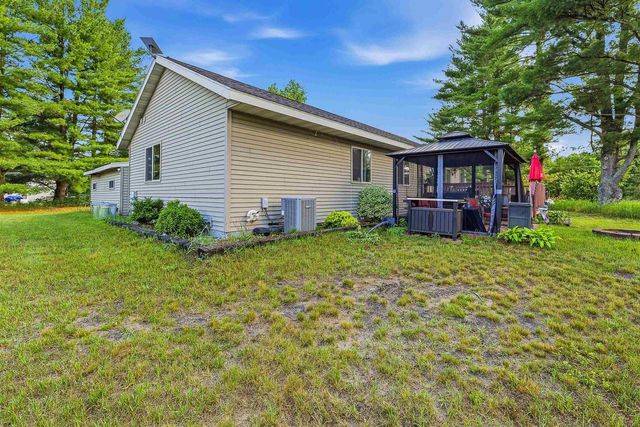 W8067 COUNTY ROAD YY, Wautoma, WI 54982