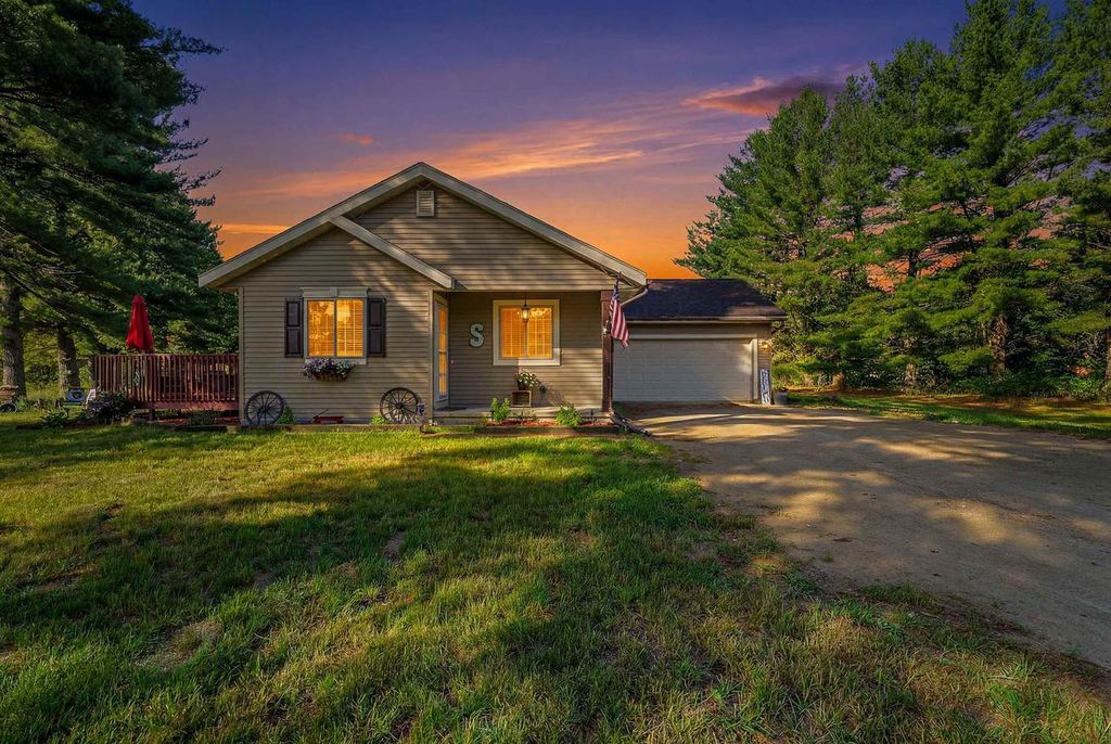 W8067 COUNTY ROAD YY, Wautoma, WI 54982