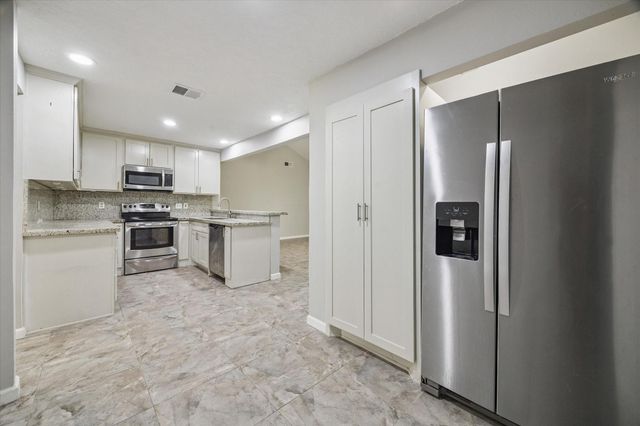 19331 Leafwood Lane, Houston, TX 77084