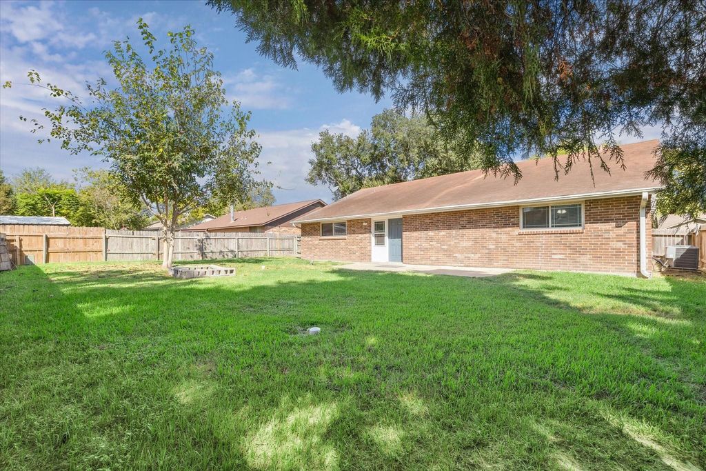 19331 Leafwood Lane, Houston, TX 77084