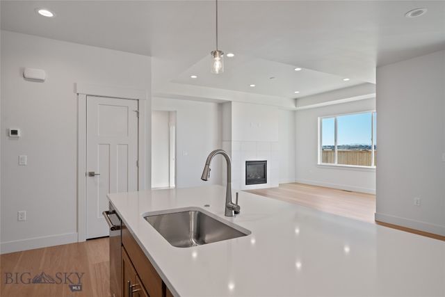 1542 Belle Starr Drive, Belgrade, MT 59714