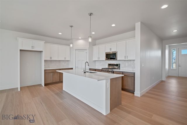 1542 Belle Starr Drive, Belgrade, MT 59714