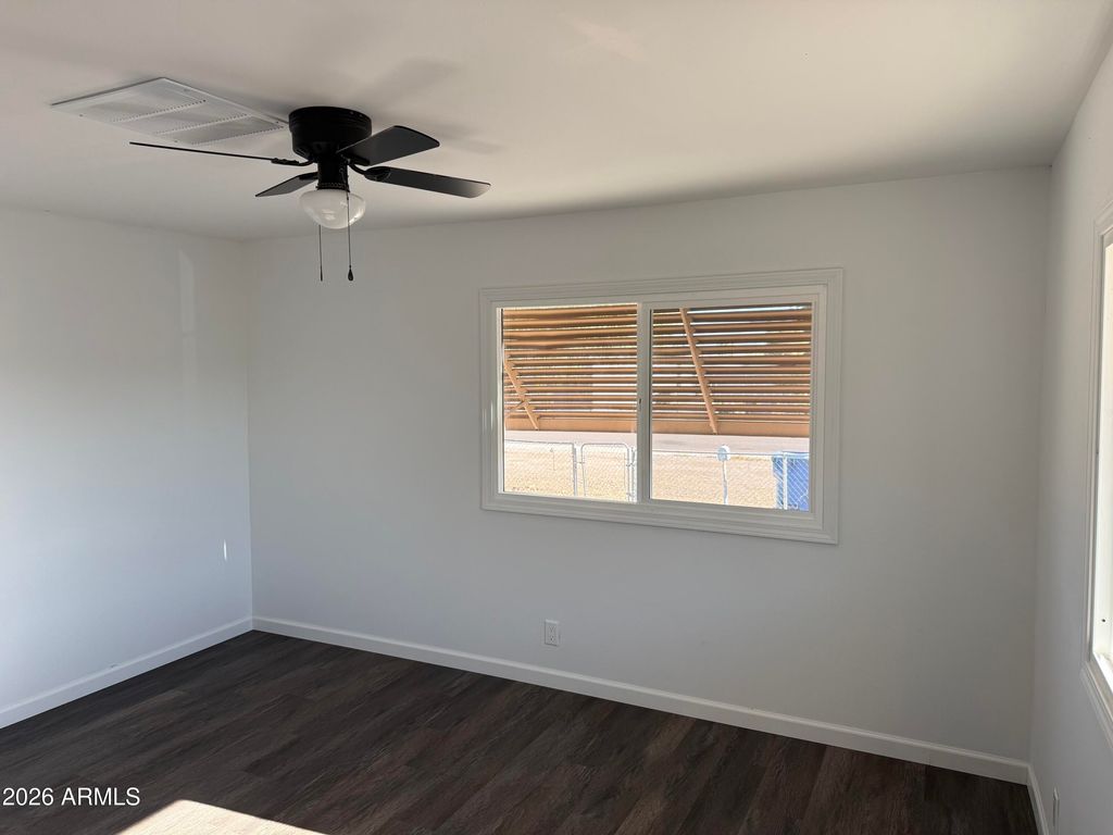 Image 11 of property listing at 512 E MAHONEY Avenue, Buckeye, AZ 85326