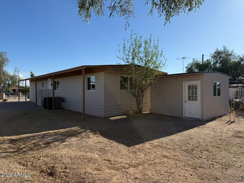 Image 15 of property listing at 512 E MAHONEY Avenue, Buckeye, AZ 85326