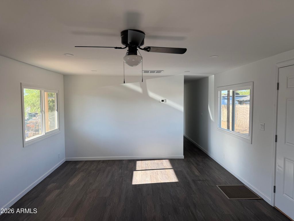 Image 16 of property listing at 512 E MAHONEY Avenue, Buckeye, AZ 85326