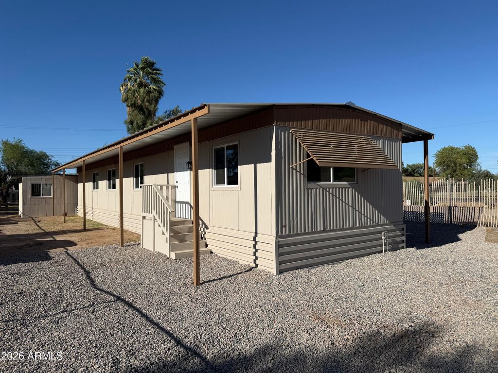 Image 17 of property listing at 512 E MAHONEY Avenue, Buckeye, AZ 85326