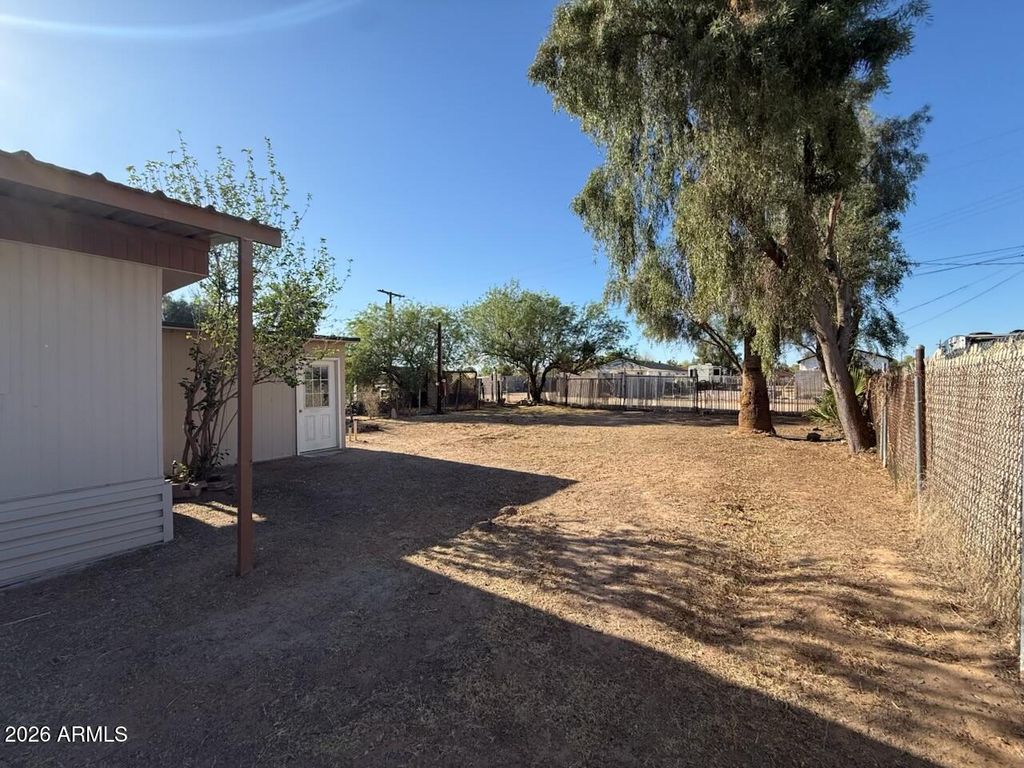 Image 18 of property listing at 512 E MAHONEY Avenue, Buckeye, AZ 85326