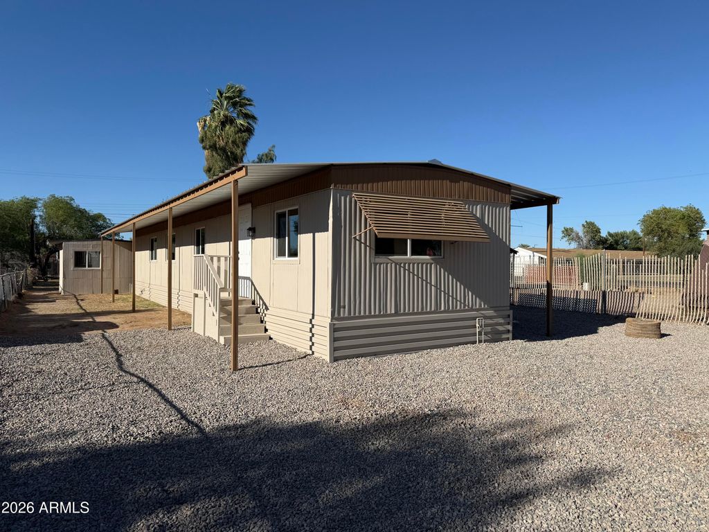 Image 20 of property listing at 512 E MAHONEY Avenue, Buckeye, AZ 85326