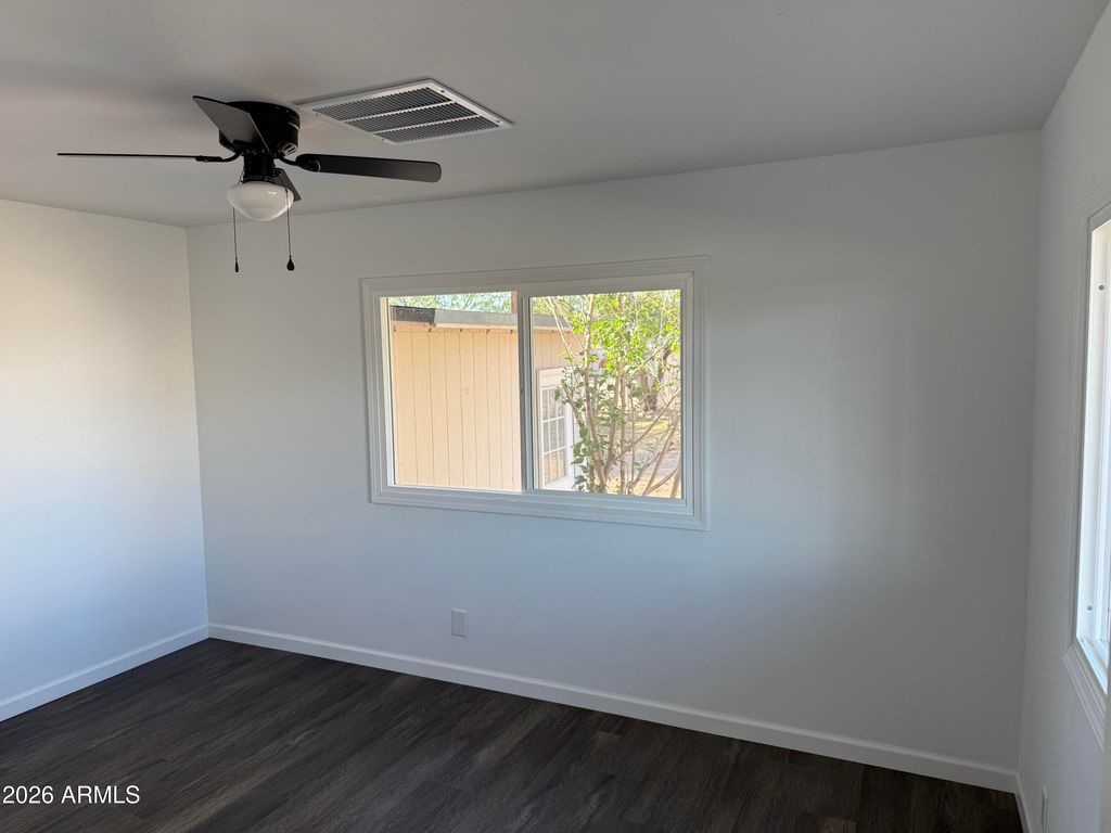 Image 3 of property listing at 512 E MAHONEY Avenue, Buckeye, AZ 85326