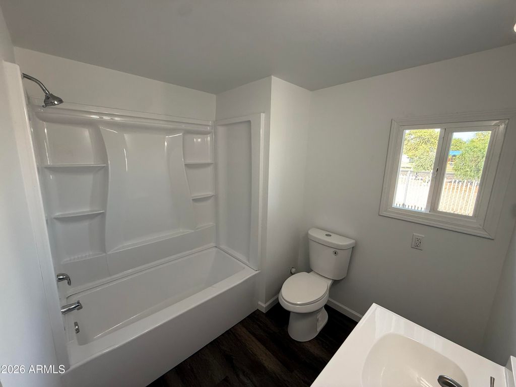 Image 4 of property listing at 512 E MAHONEY Avenue, Buckeye, AZ 85326