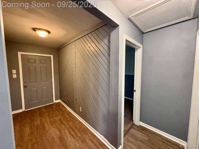 1225 Wells Street, Burton, MI 48529