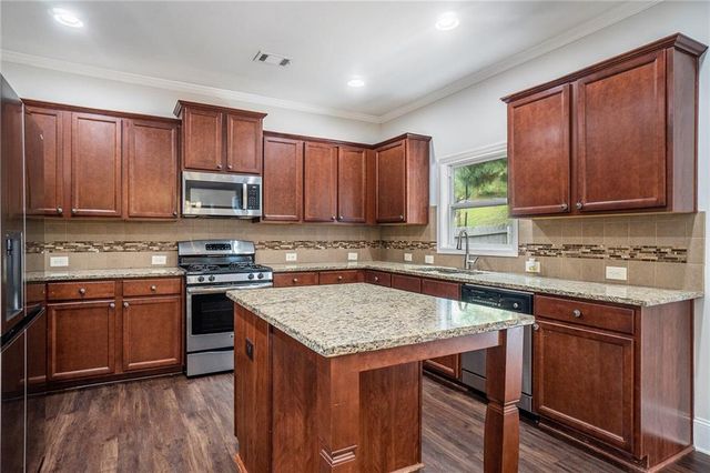 170 Ryans Point, Dallas, GA 30132