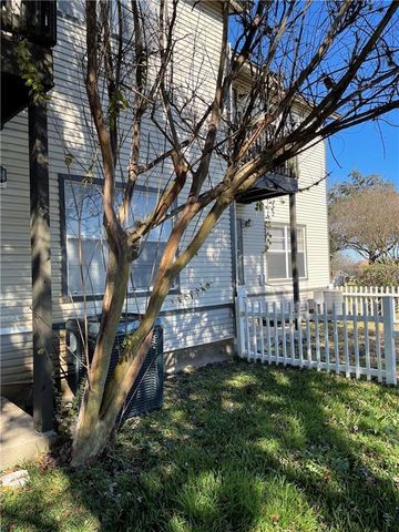1841 River Crossing CIR B, Austin, TX 78741