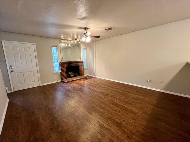 1841 River Crossing CIR B, Austin, TX 78741