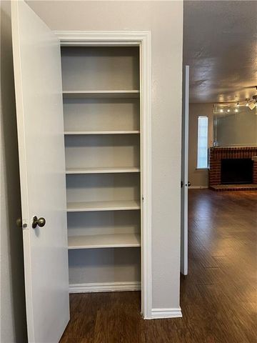 1841 River Crossing CIR B, Austin, TX 78741
