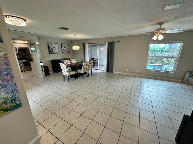 6528 COUNTRY WOOD Way, Delray Beach, FL 33484