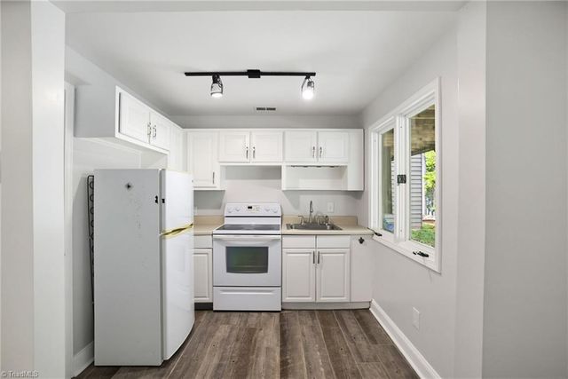 1008 Eastshore Circle, Stokesdale, NC 27357
