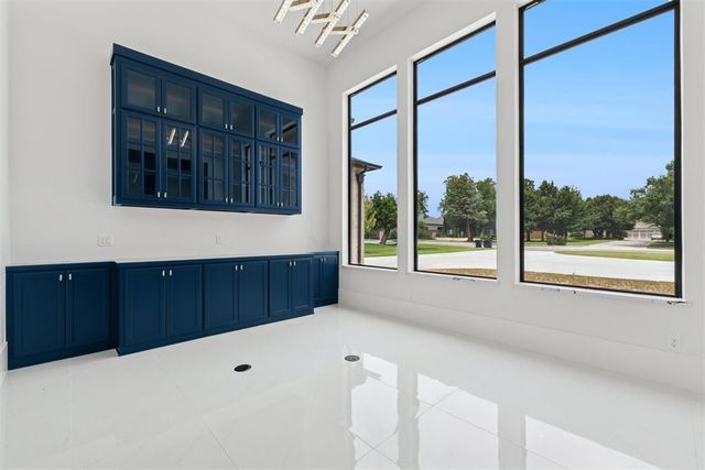 2718 W Wilshire Boulevard, Oklahoma City, OK 73116