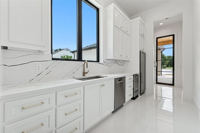 2718 W Wilshire Boulevard, Oklahoma City, OK 73116