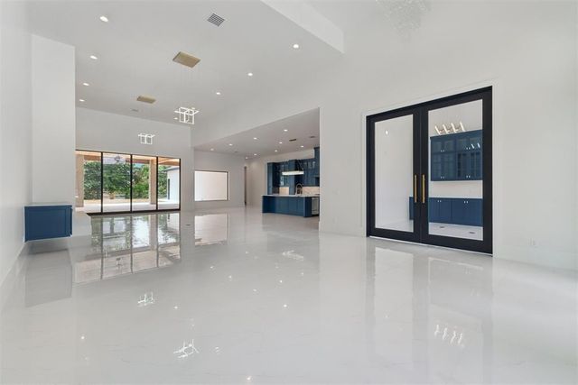 2718 W Wilshire Boulevard, Oklahoma City, OK 73116