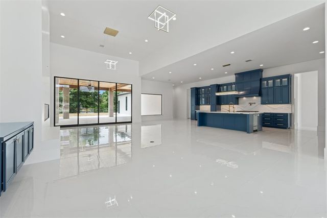 2718 W Wilshire Boulevard, Oklahoma City, OK 73116