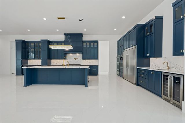 2718 W Wilshire Boulevard, Oklahoma City, OK 73116